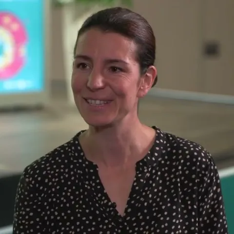 Dr Isabel Auer 